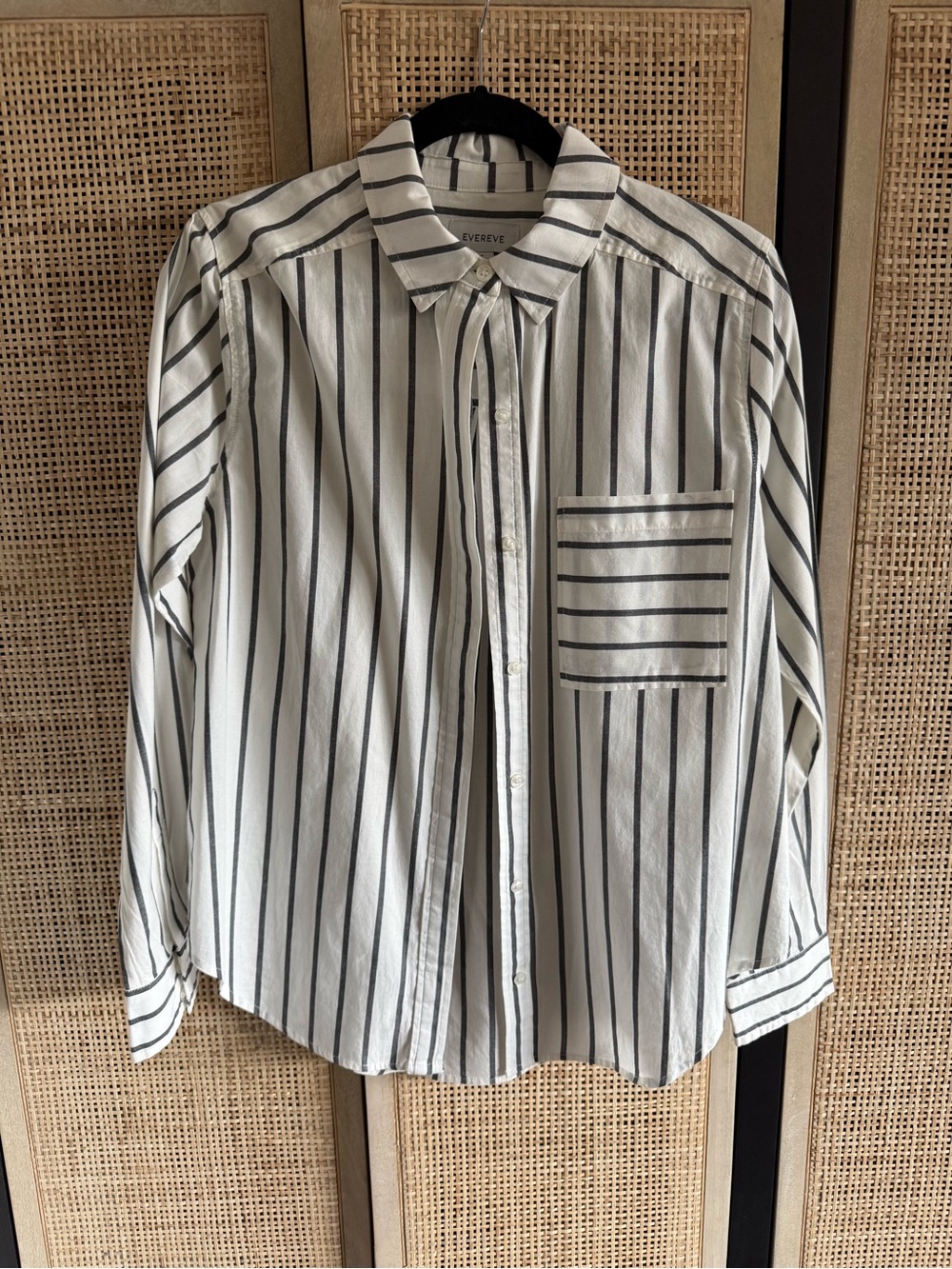 Evereve White Button-Down Shirt with Black Vertical Stripes